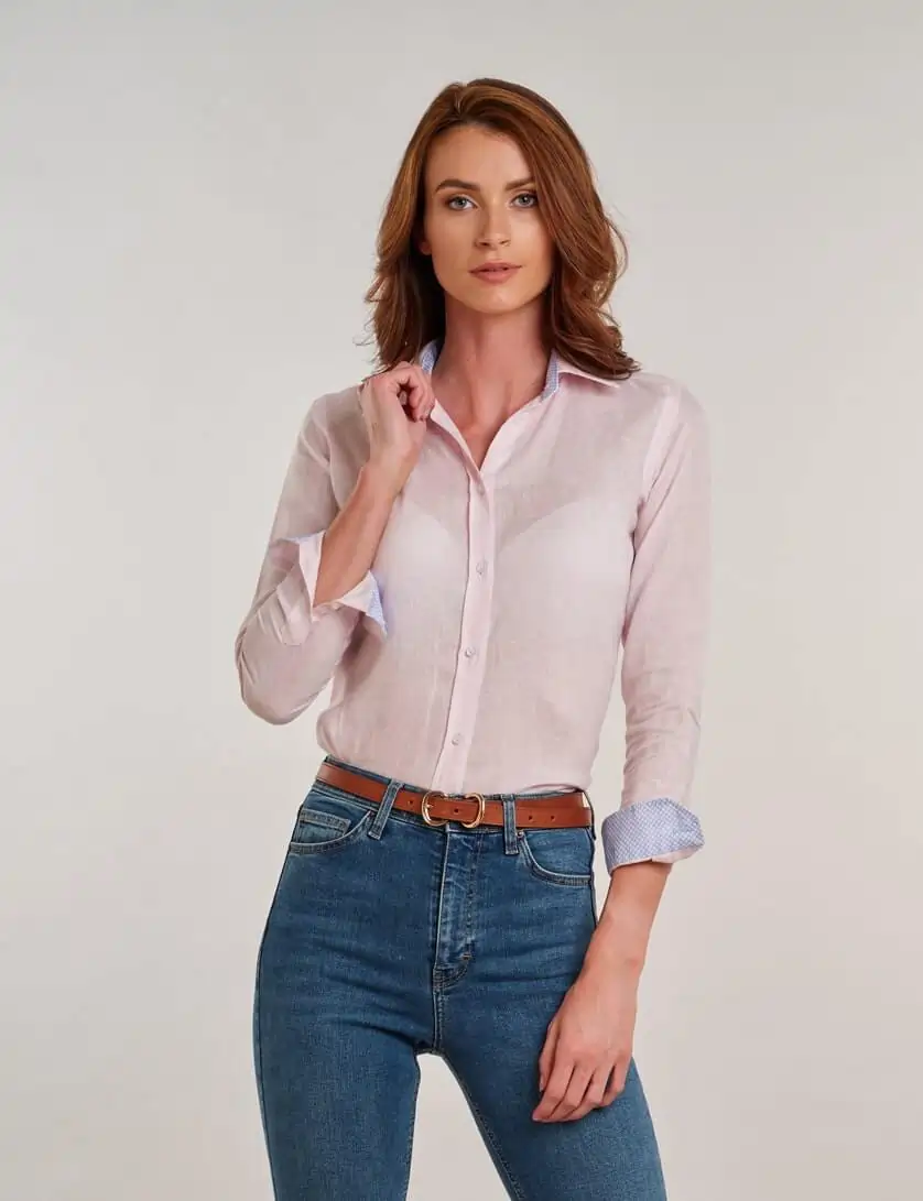 pink linen blouse with jeans 